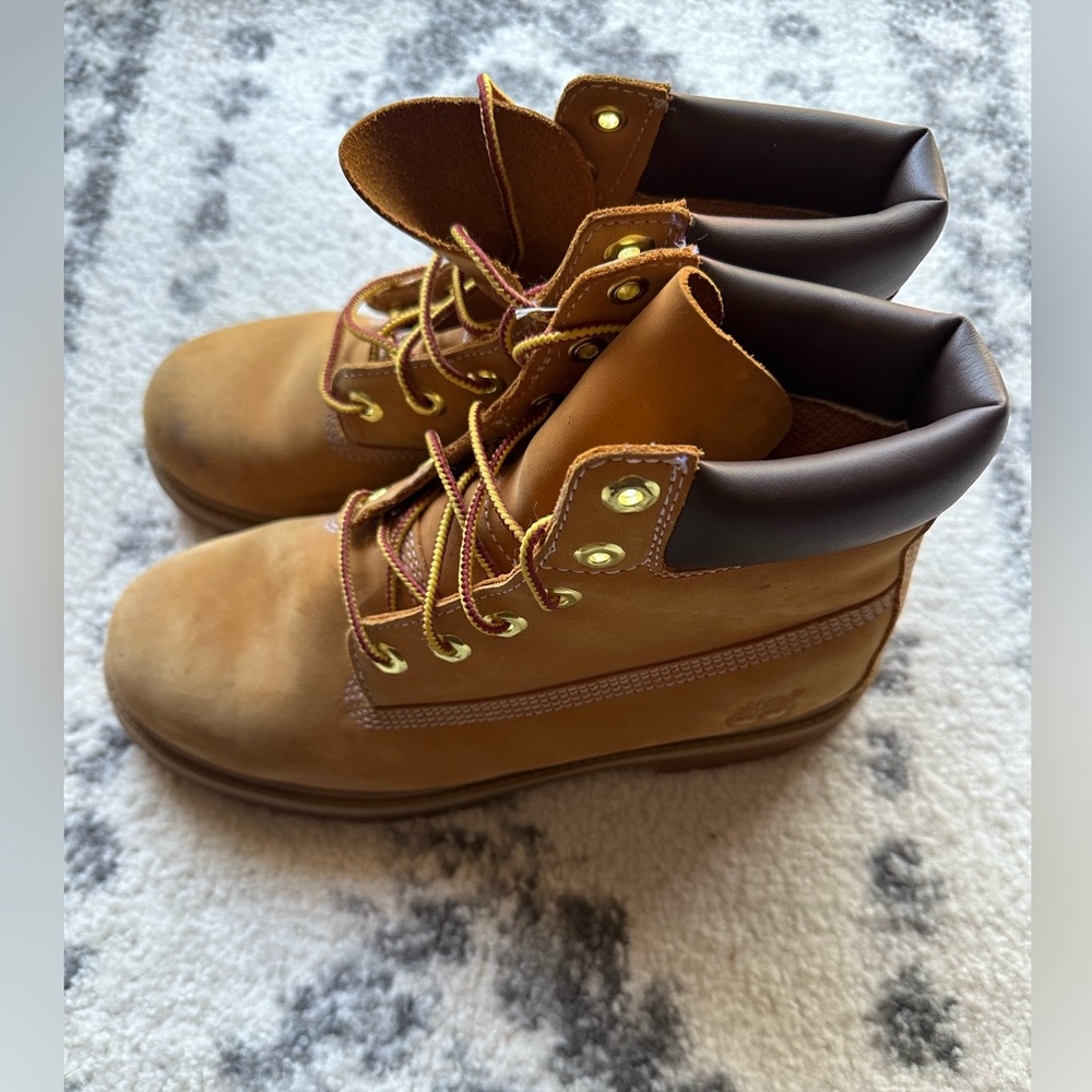 Size 6 (Big Kid) Timberland boots